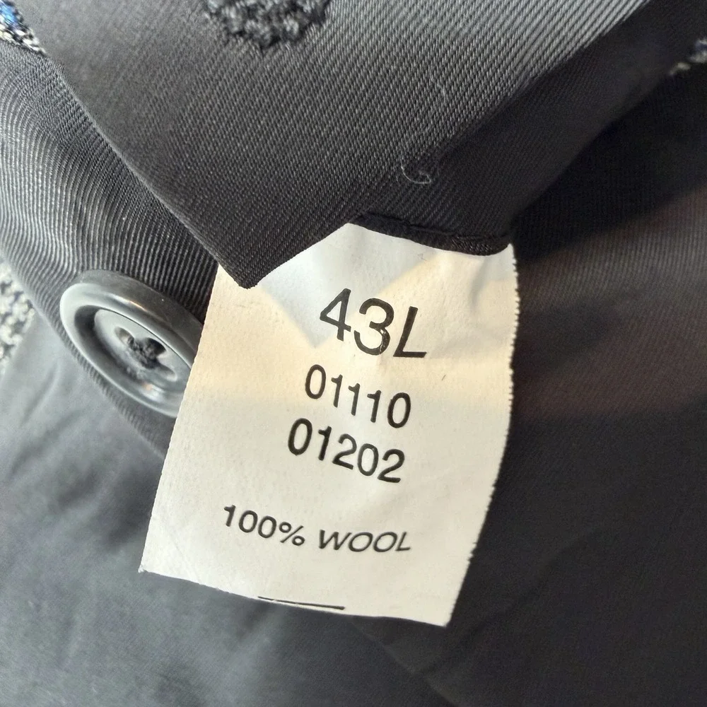 Jos A Bank Traveler's Collection 43L Sport Coat Gray Blue Windowpane Wool Blazer